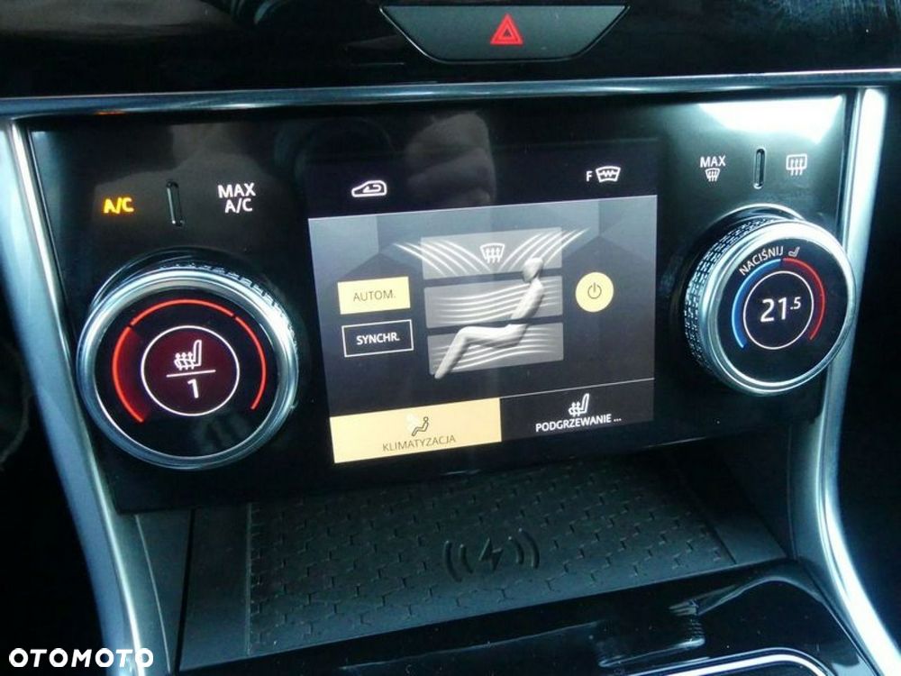 Jaguar XE 2.0 T AWD R-Sport - 11