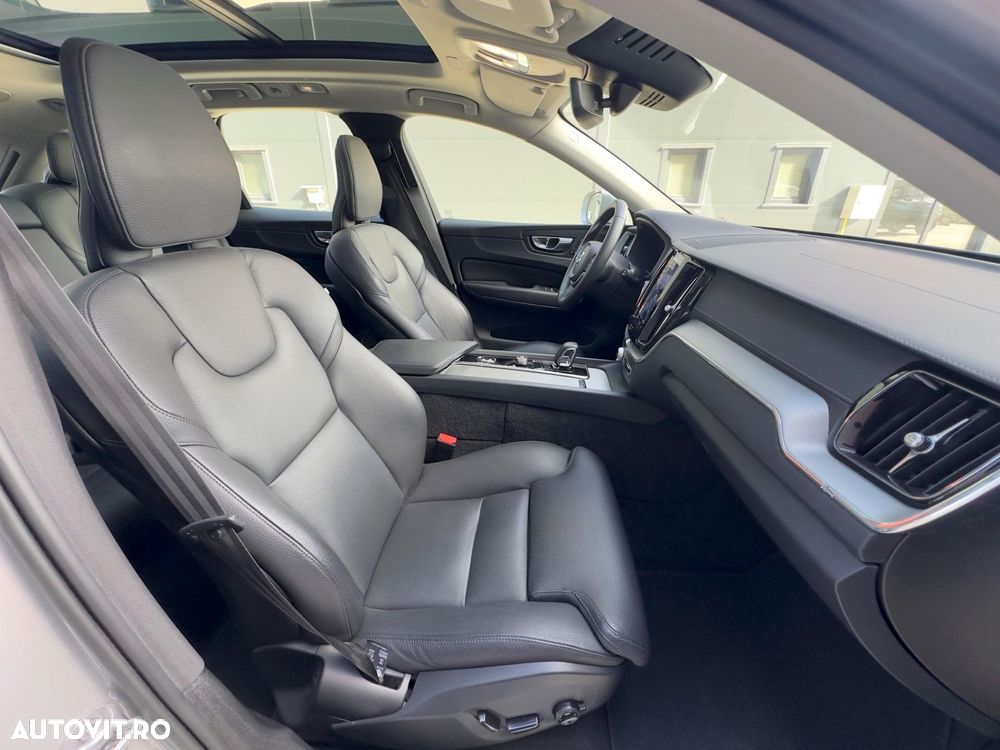 Volvo XC 60 T6 AWD Recharge Plus Bright - 21