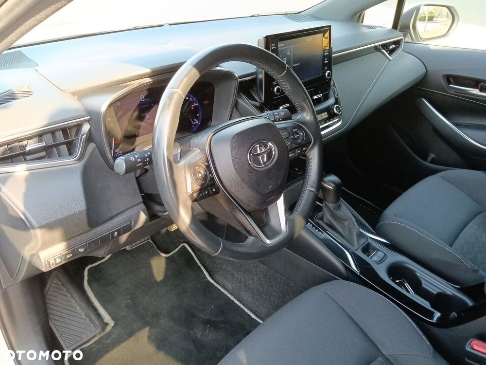 Toyota Corolla 1.8 Hybrid Comfort - 23