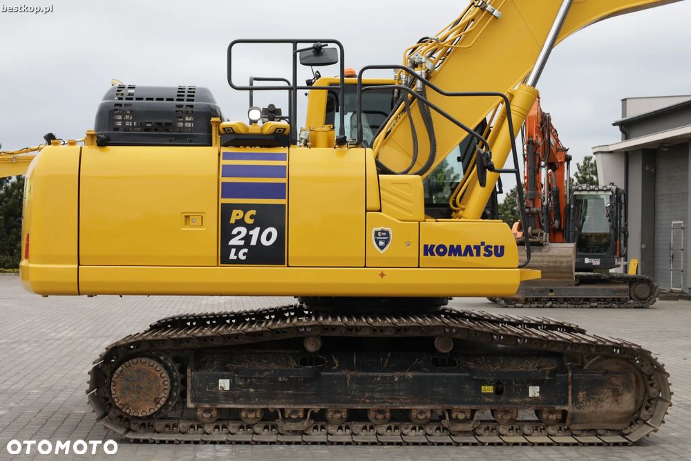 Komatsu PC210LC-11 - 9