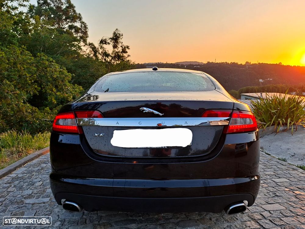 Jaguar XF 2.7 D V6 Premium Luxury - 10