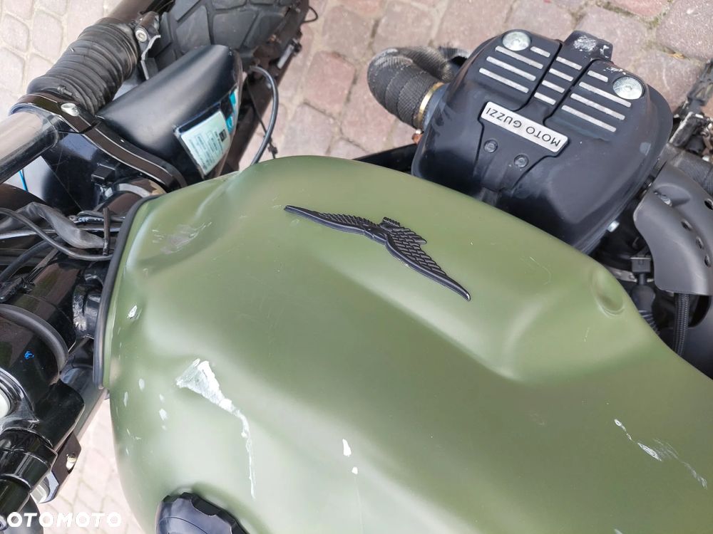 Moto Guzzi V7 - 12