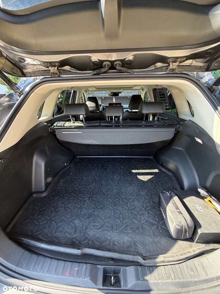 Toyota RAV4 - 17