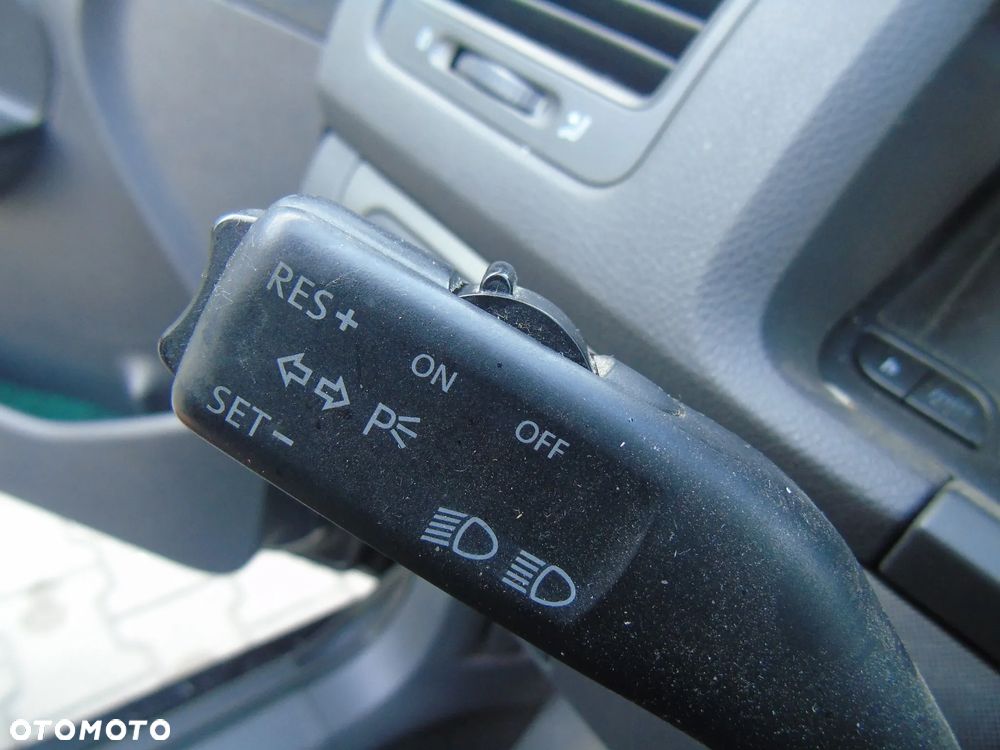 Volkswagen Golf - 5