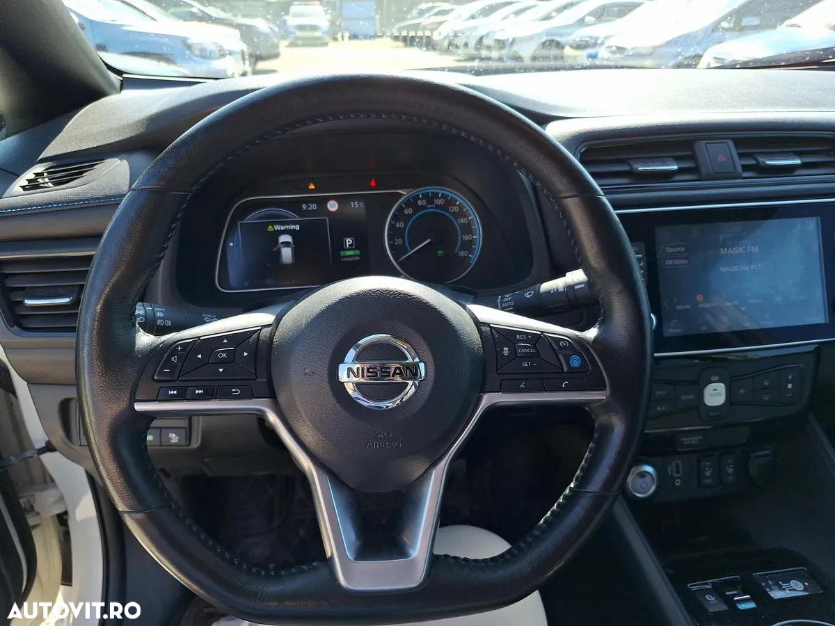 Nissan LEAF Tekna - 11
