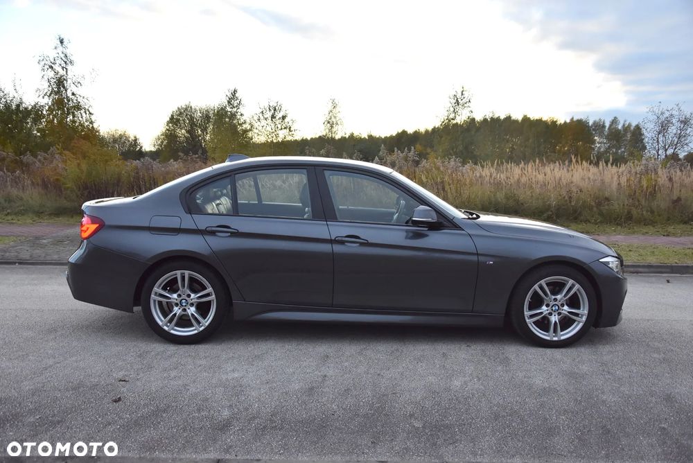 BMW Seria 3 320i Edition M Sport Shadow - 12