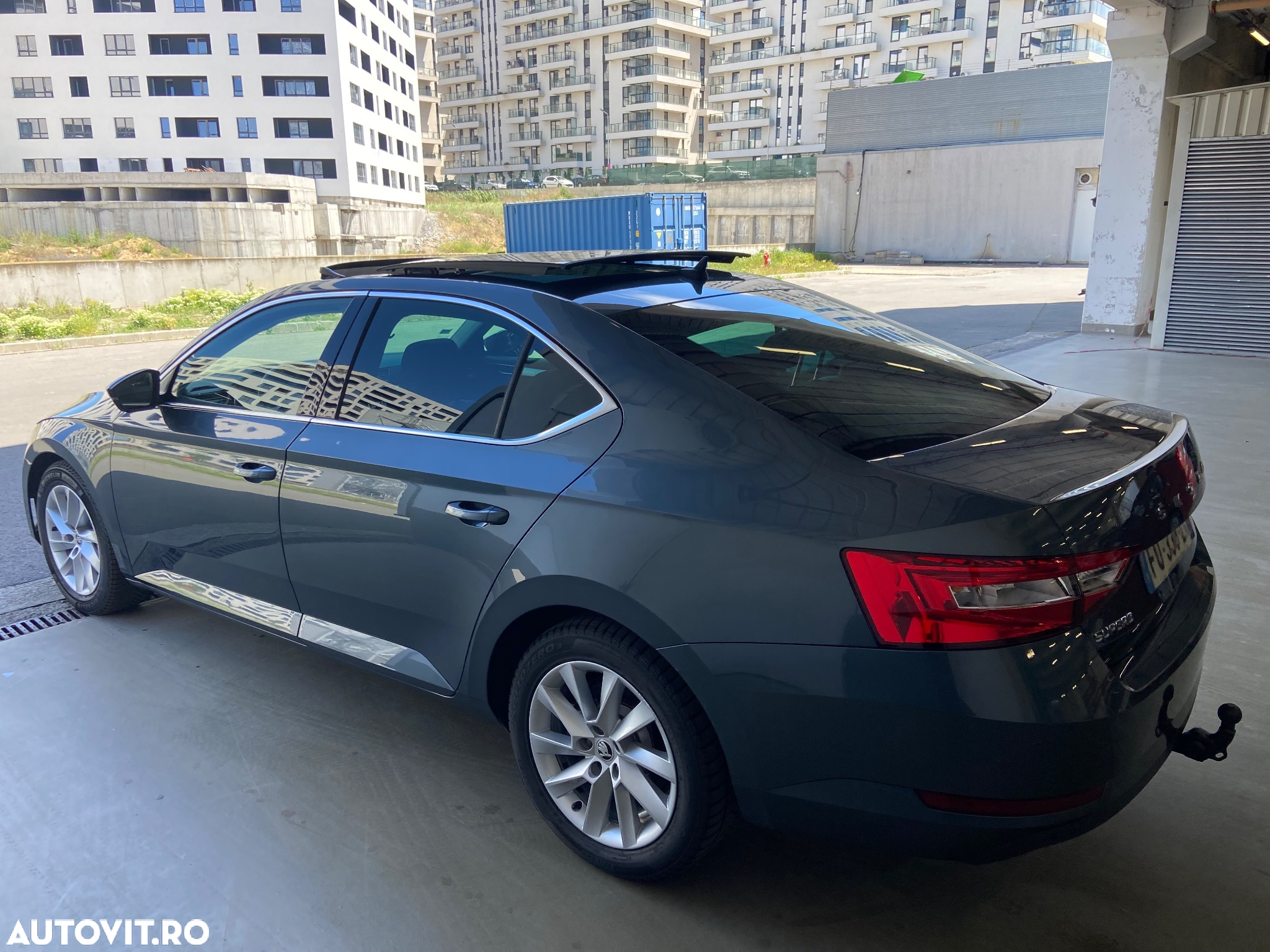 Skoda Superb 2.0 TDI DSG Premium Edition - 22