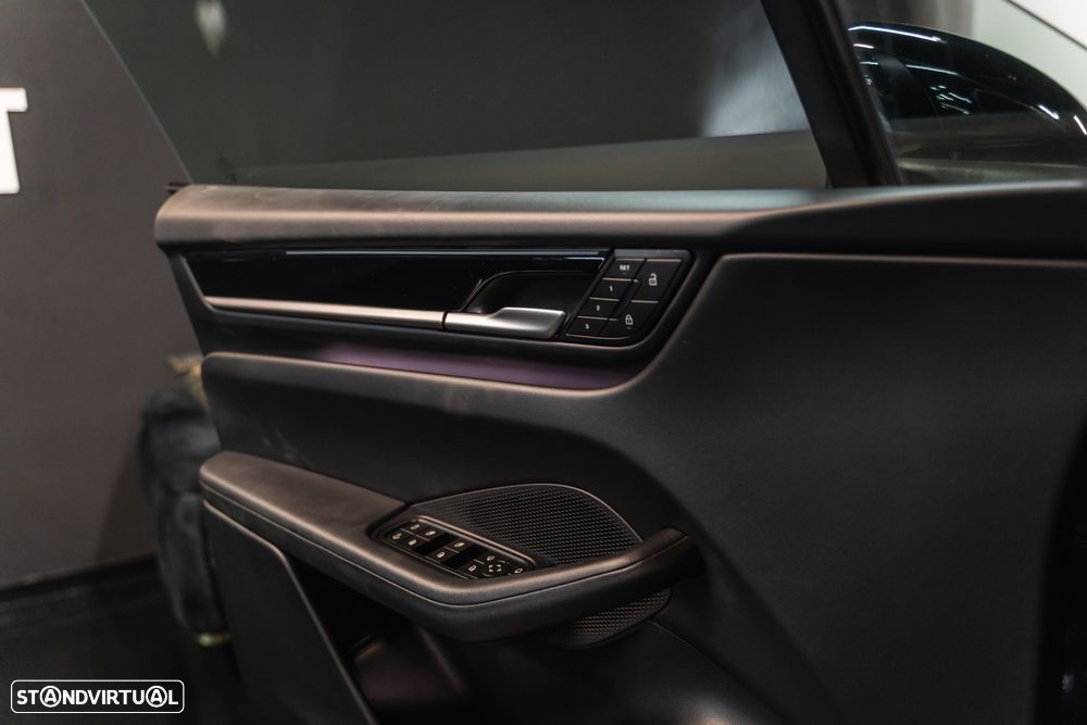 Porsche Macan Electric - 11