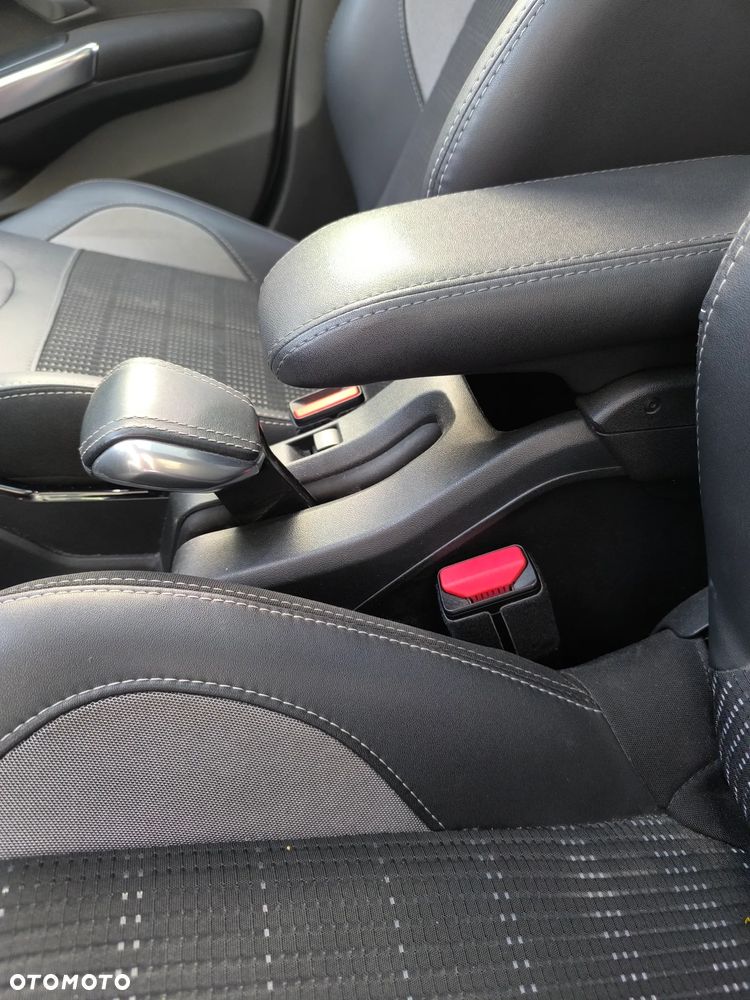 Peugeot 2008 1.2 Pure Tech Allure S&S EAT6 - 36