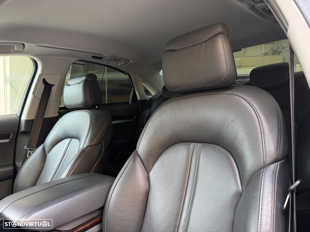 Audi A8 4.2 TDi V8 quattro - 5