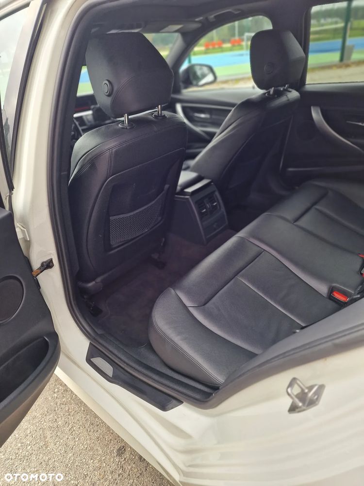 BMW Seria 3 320d - 14