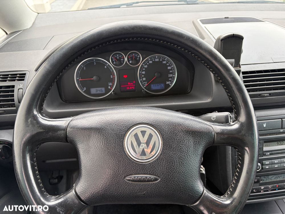 Volkswagen Sharan 2.0 TDI DPF BlueMotion Technology Trendline - 10