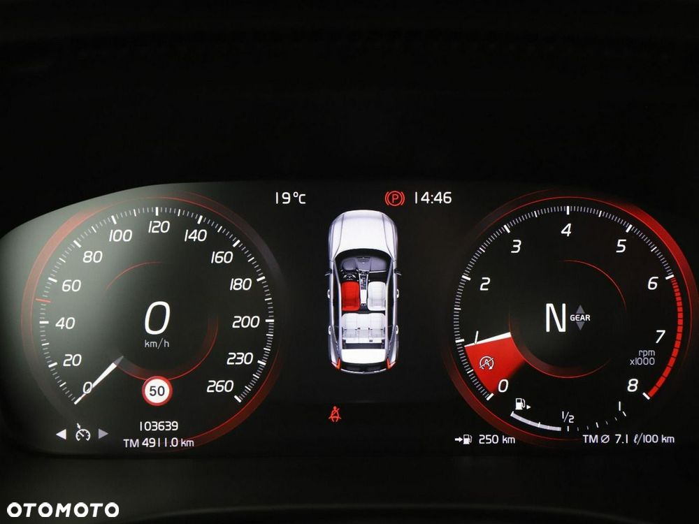 Volvo XC 40 T3 Momentum - 23
