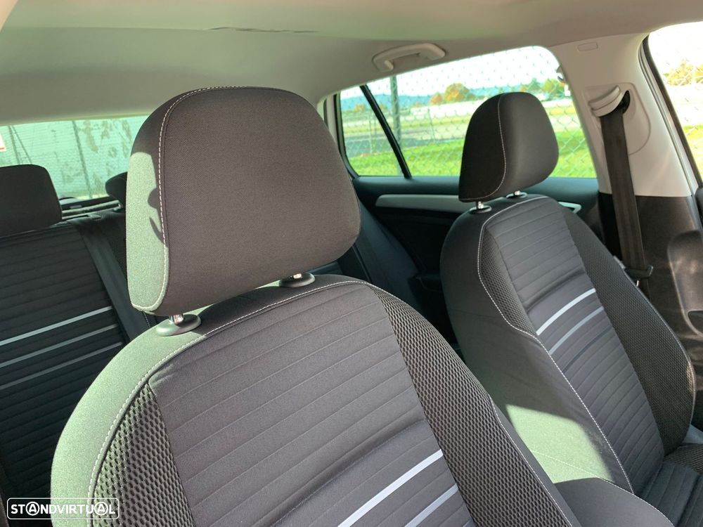 VW Golf 1.6 TDi R-Line - 20