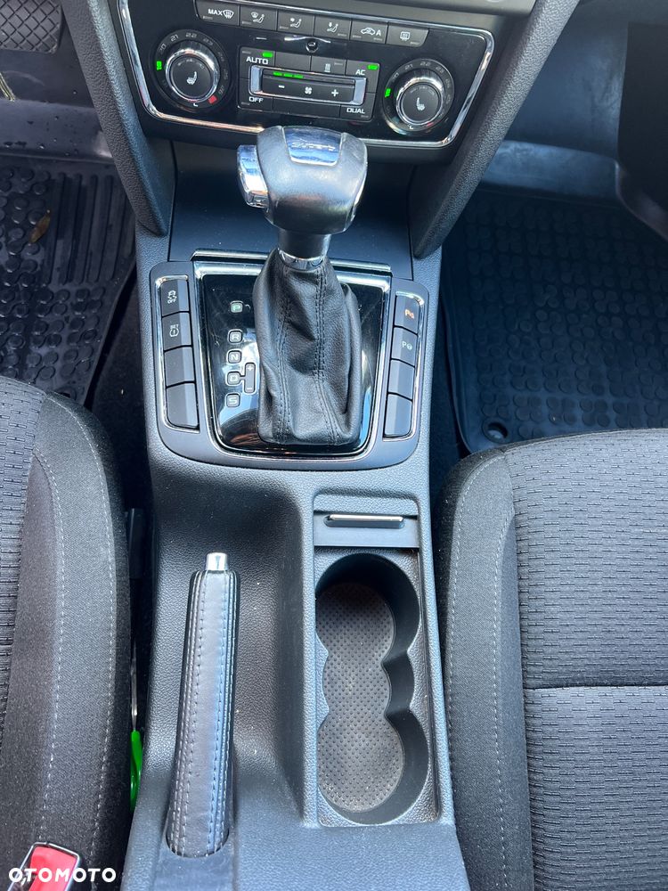 Skoda Superb 2.0 TDI Ambition DSG - 24