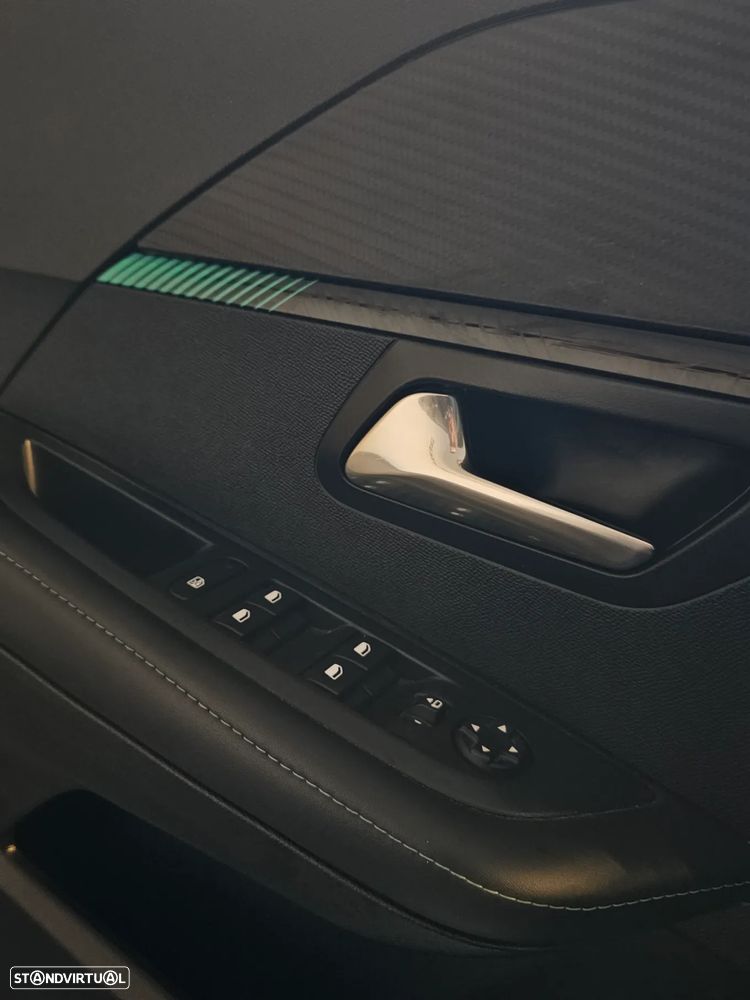 Peugeot e-208 Allure - 18