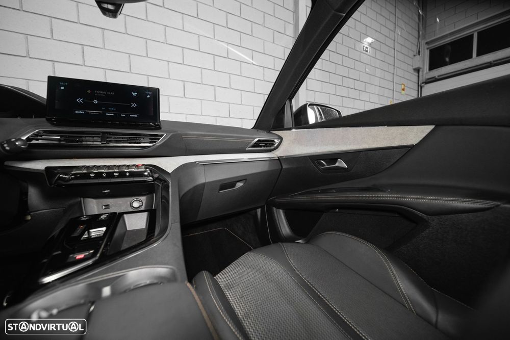 Peugeot 5008 1.2 PureTech GT EAT8 - 32