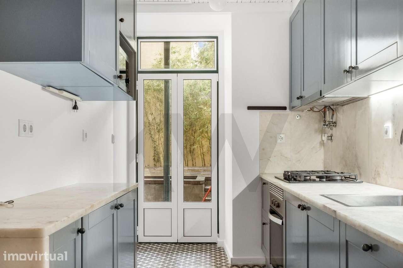 Apartamento T3 com Terraço em Campo de Ourique - Grande imagem: 2/16