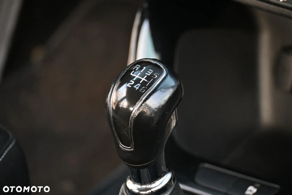 Kia Ceed - 31