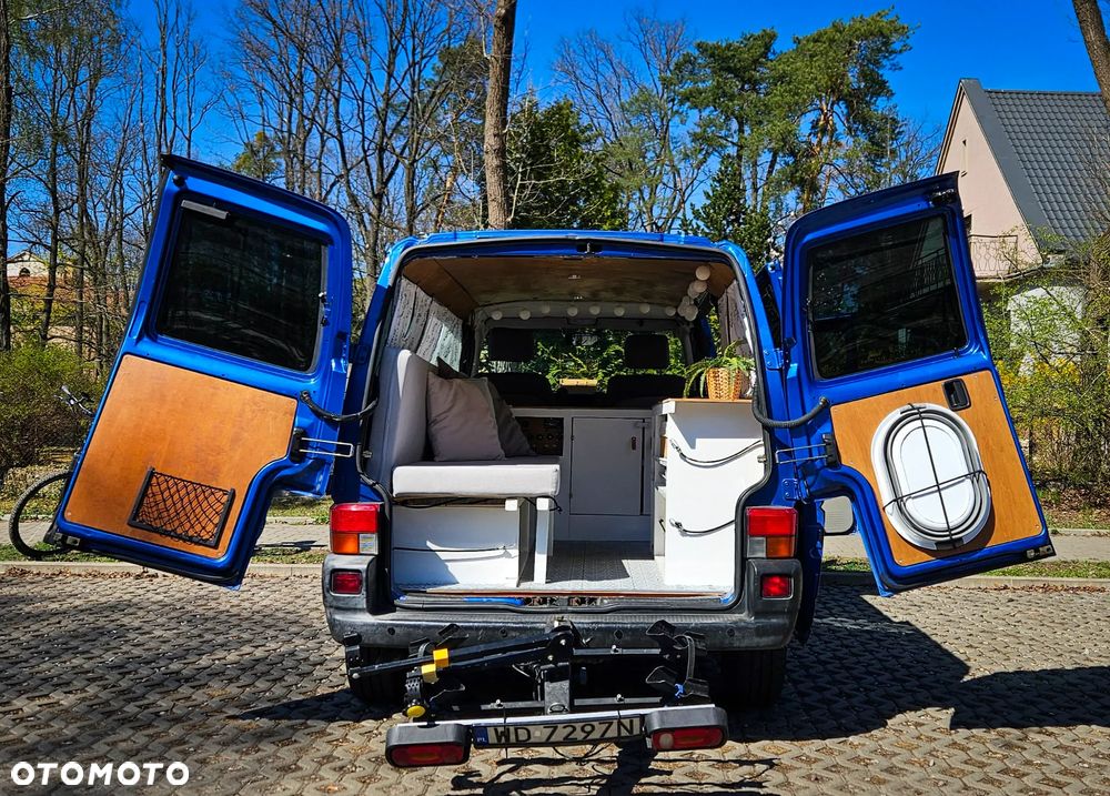 Volkswagen Transporter - 2