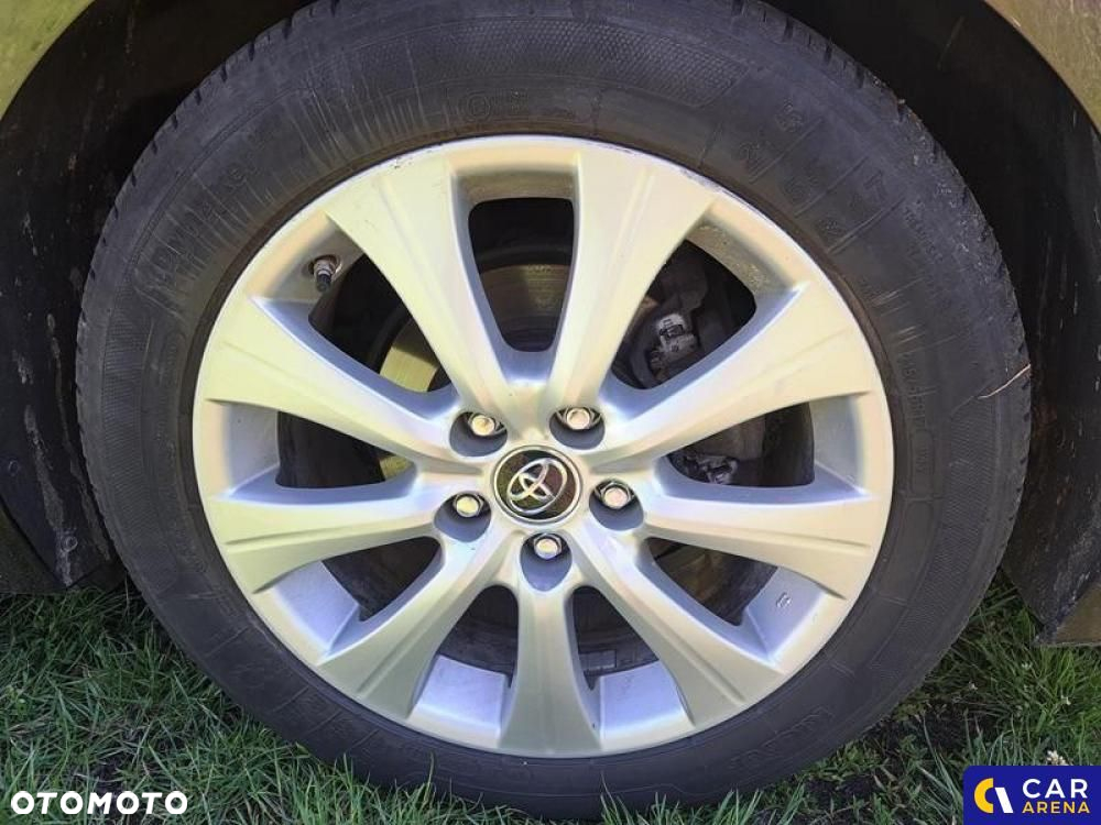 Toyota Camry - 13