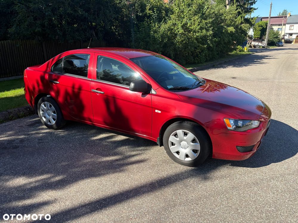 Mitsubishi Lancer 1.5 Inform - 1