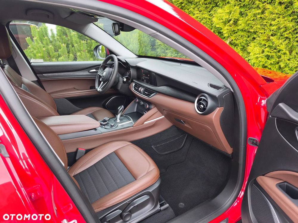 Alfa Romeo Stelvio - 10