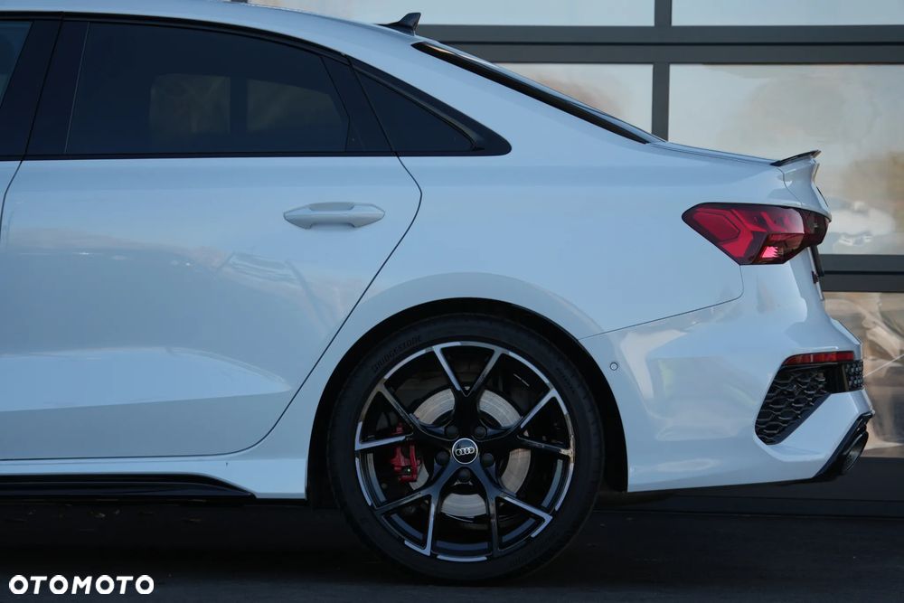 Audi RS3 Limousine TFSI Quattro S tronic - 9