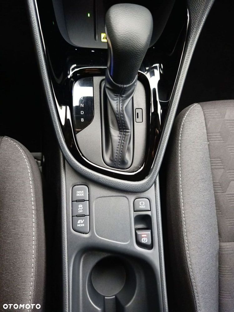 Toyota Yaris Hybrid 1.5 Style - 31