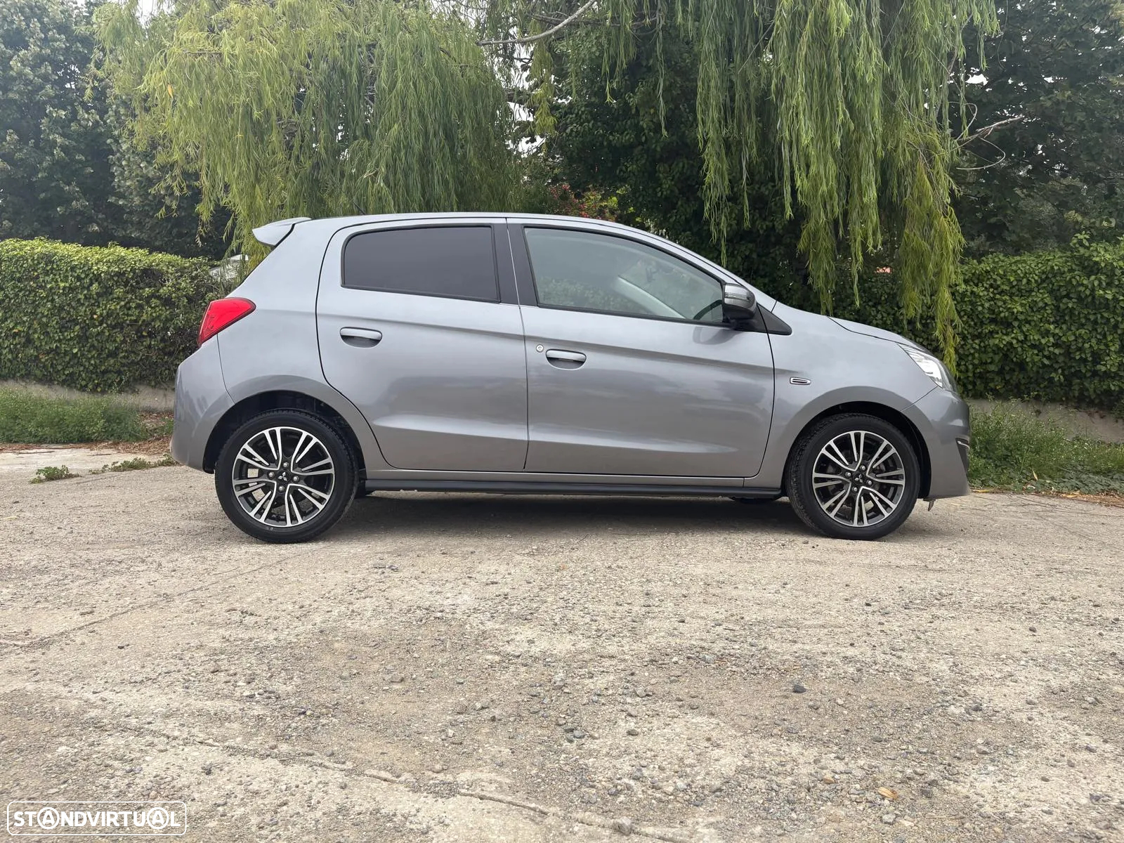 Mitsubishi Space Star 1.2 Intense Connect Edition - 28