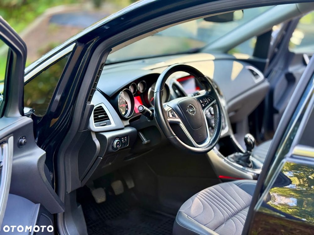 Opel Astra 1.4 T Cosmo - 10