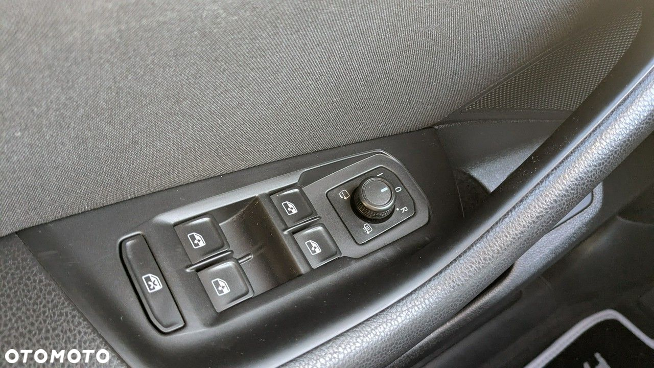 Volkswagen Passat - 27