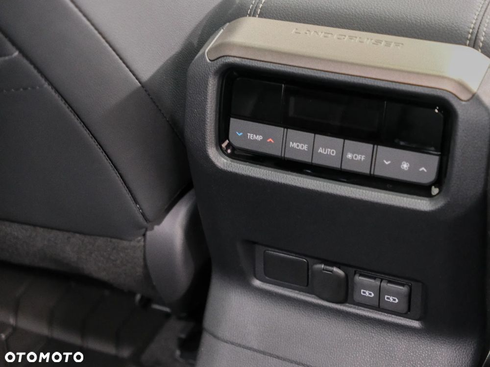 Toyota Land Cruiser - 35