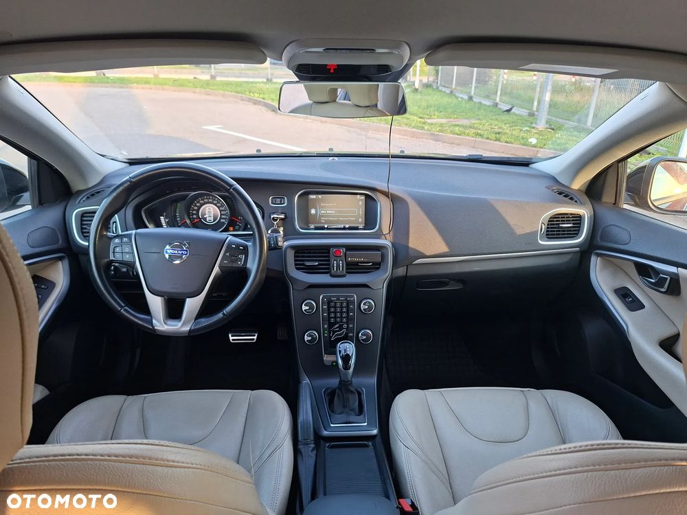 Volvo V40 D2 Powershift Momentum - 12