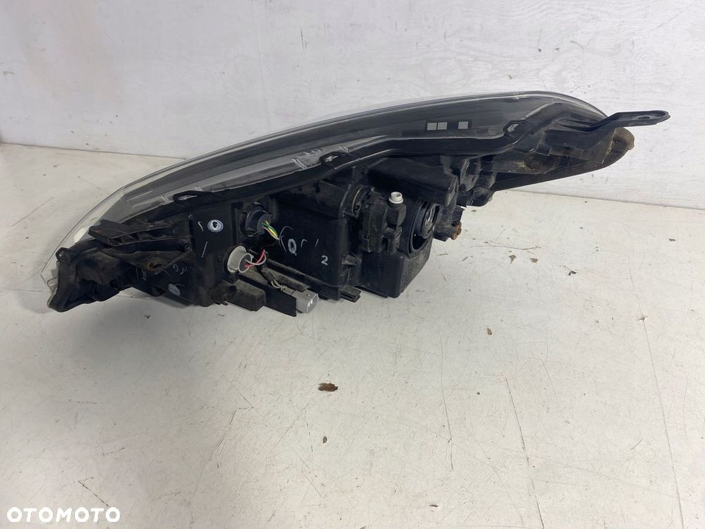 LAMPA PRAWY PRZÓD PRAWA PRZEDNIA TOYOTA YARIS III LIFT EU - 8