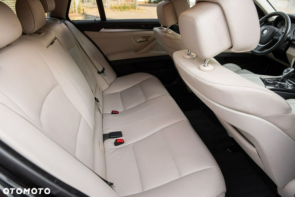 BMW Seria 5 520d Luxury Line - 8