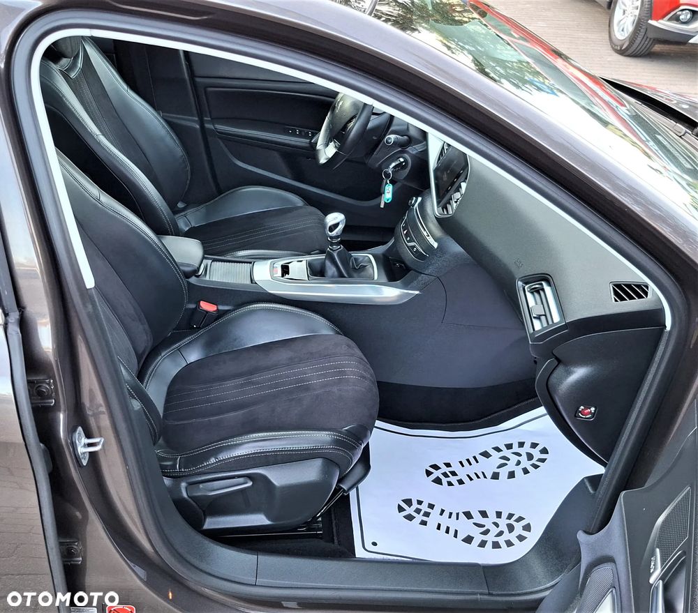 Peugeot 308 BlueHDi FAP 150 Stop & Start Allure - 23