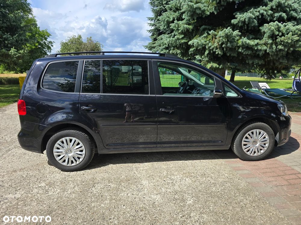 Volkswagen Touran - 17