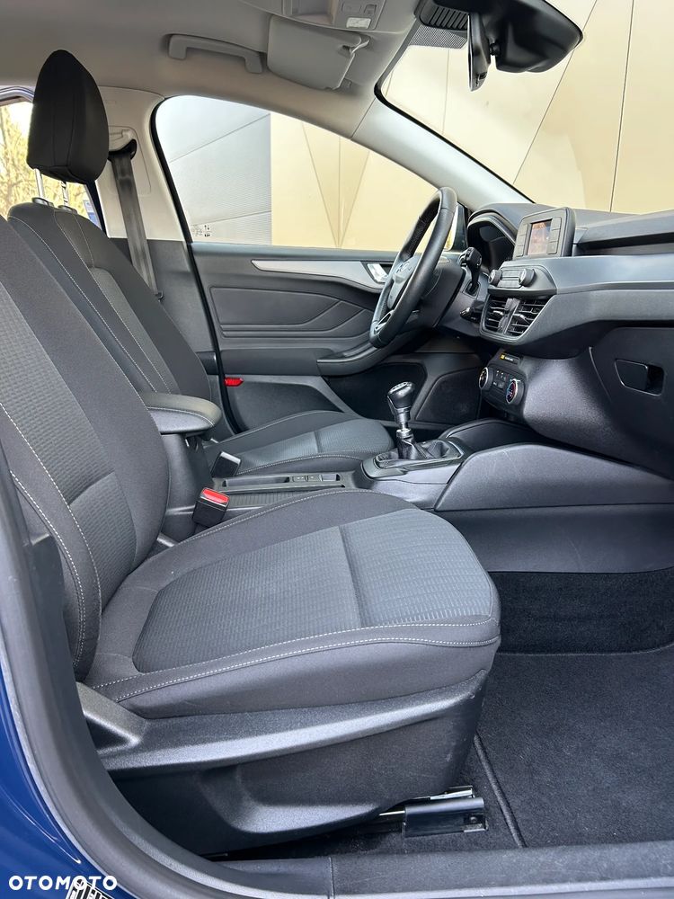 Ford Focus 1.0 EcoBoost Trend - 26