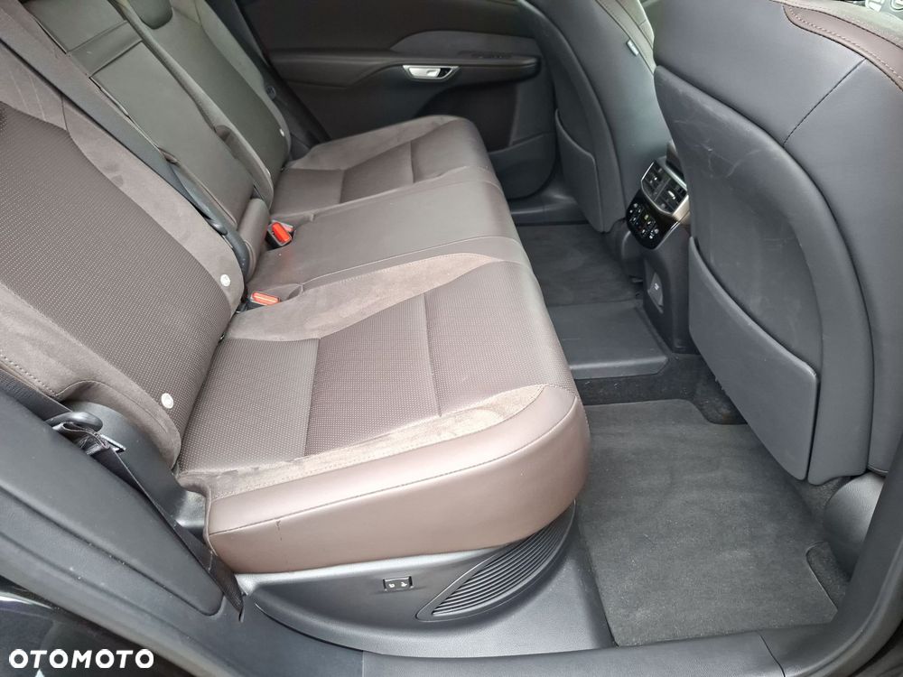 Lexus RX 450h+ Omotenashi - 23