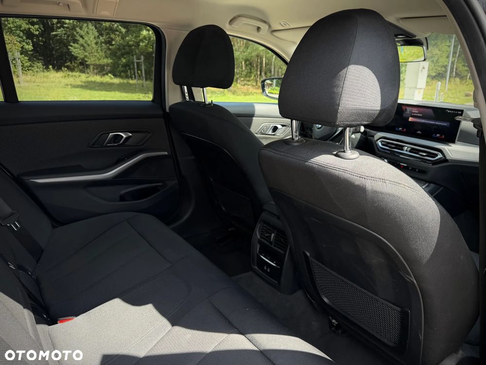 BMW Seria 3 318d MHEV Sport Line - 19