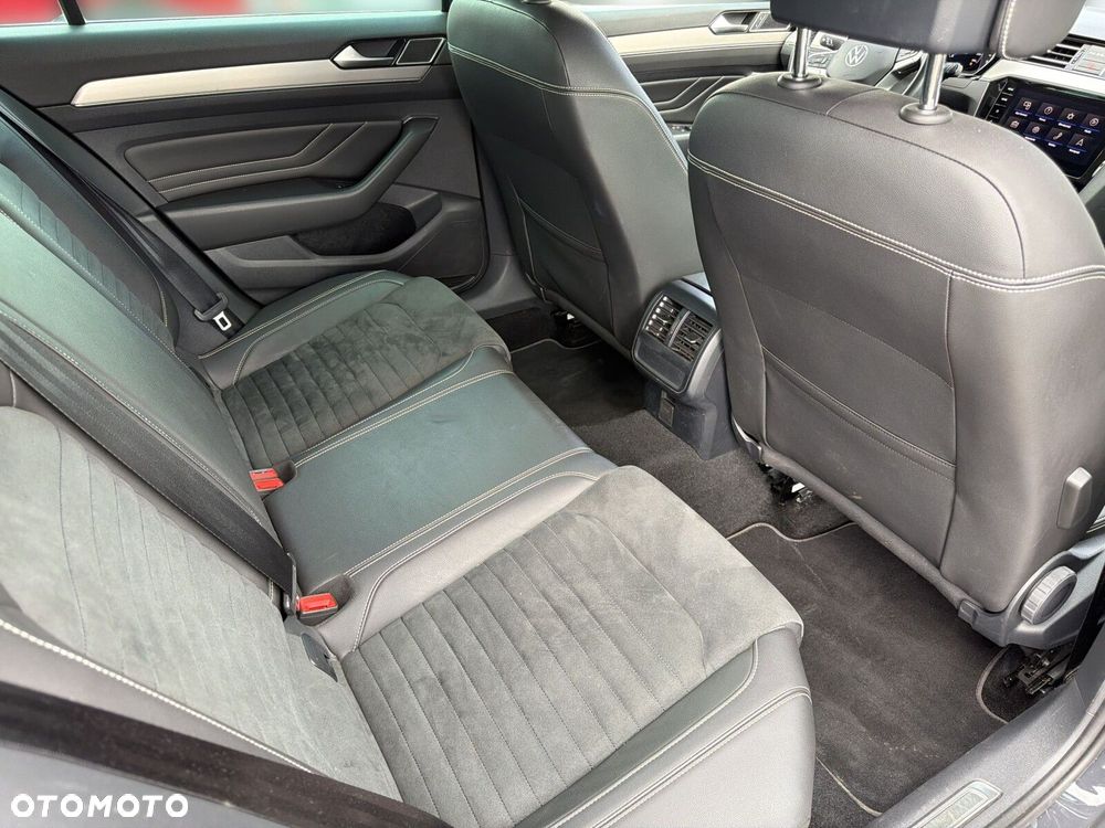 Volkswagen Passat - 26
