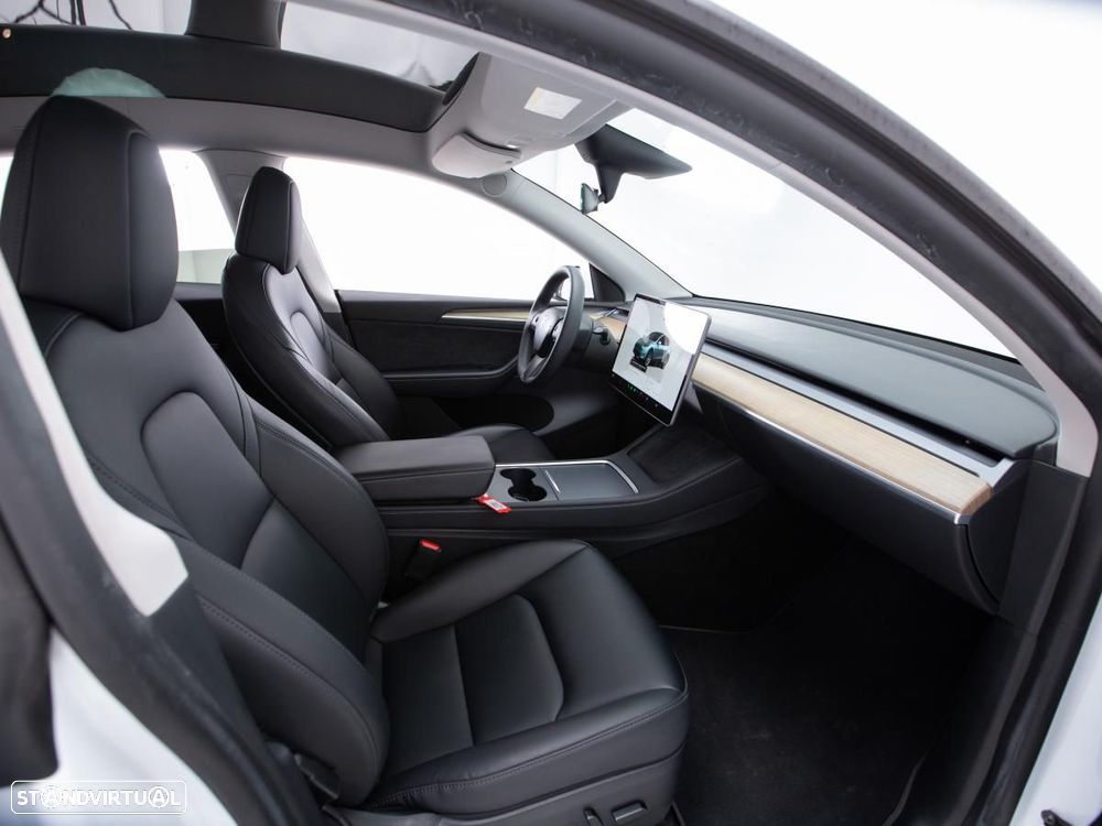 Tesla Model Y RWD - 11