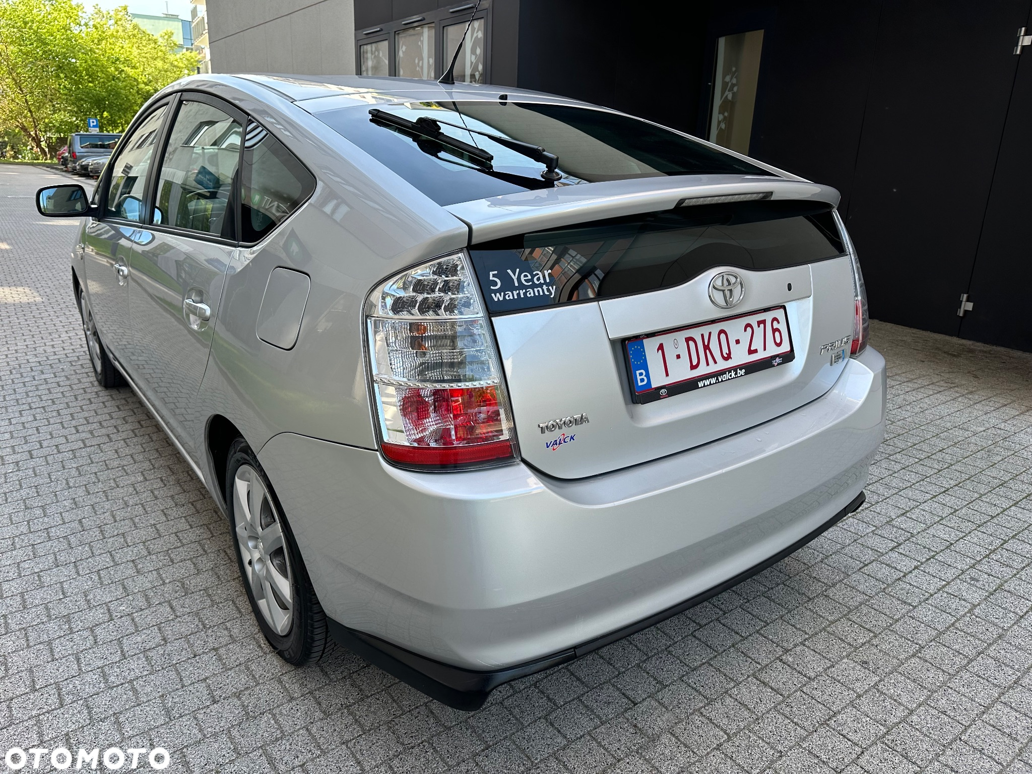 Toyota Prius (Hybrid) - 9
