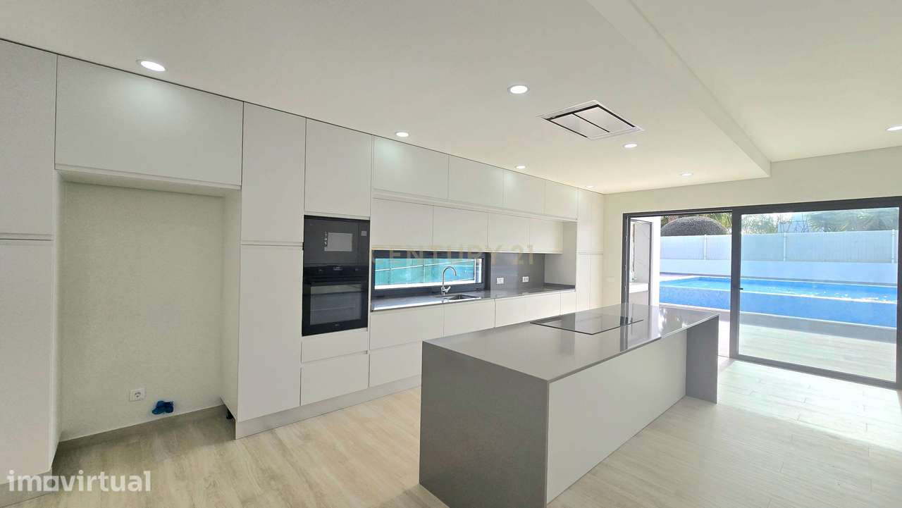 Luxuosa Moradia Nova em Monte Canelas, Portimão - Grande imagem: 5/27