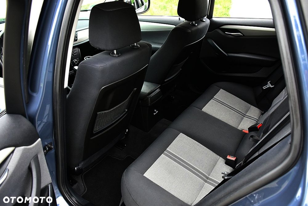 BMW X1 sDrive18d xLine - 37