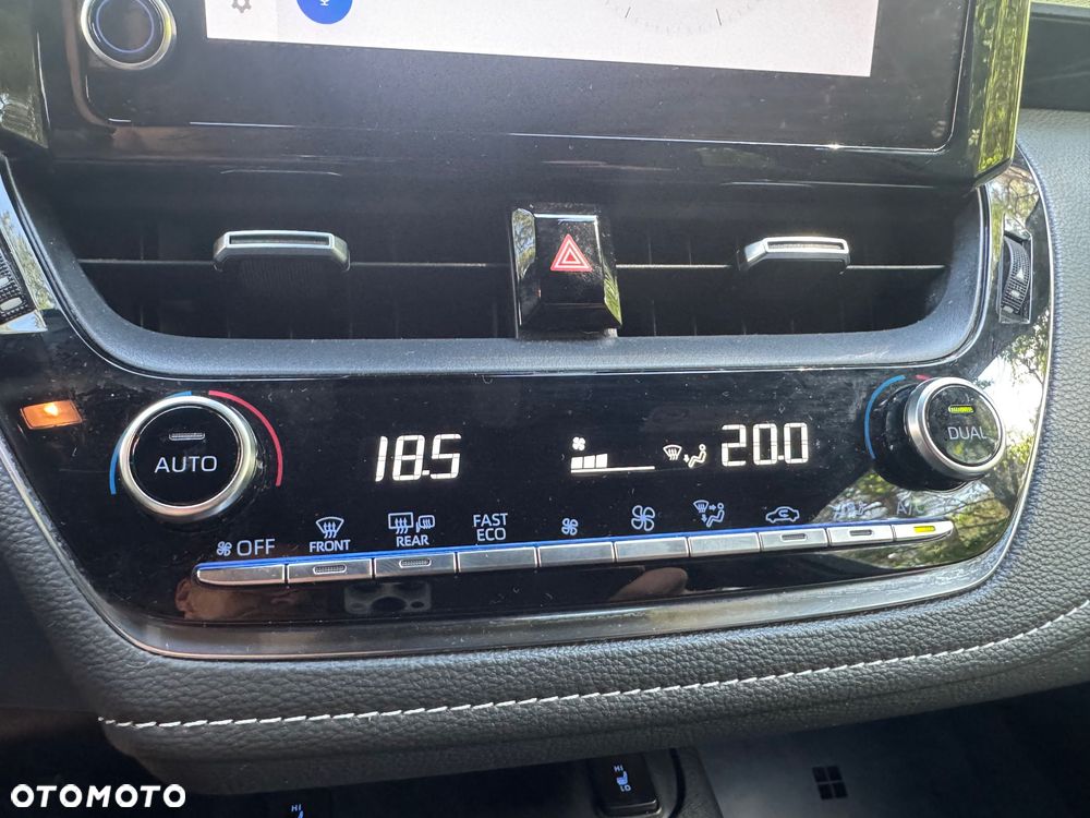 Toyota Corolla 1.8 Hybrid Executive - 31