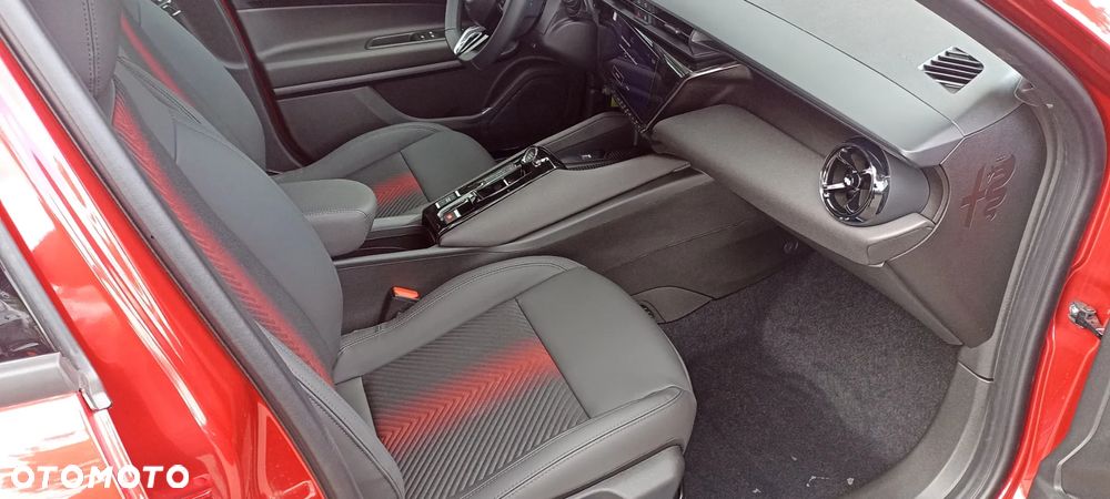 Alfa Romeo Junior 1.2 mHEV Ti eDCT - 5