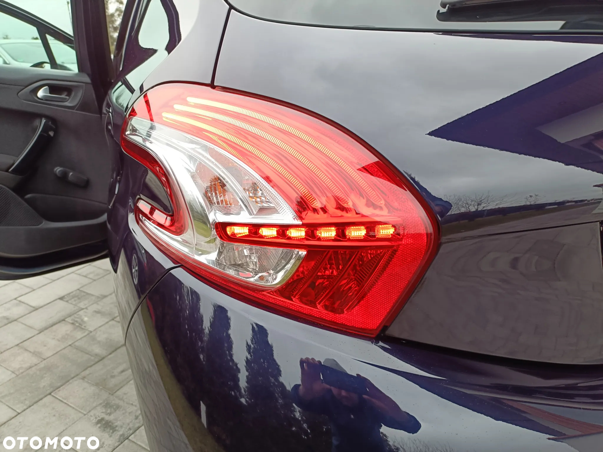 Peugeot 208 - 17