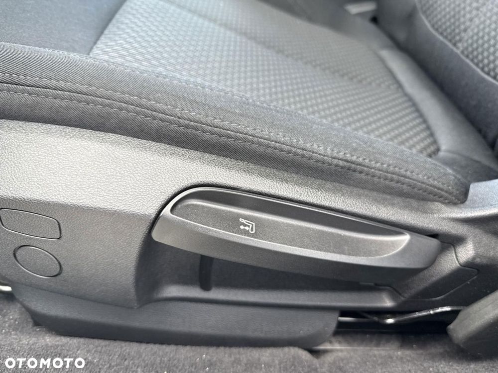 BMW Seria 2 218i Advantage - 23